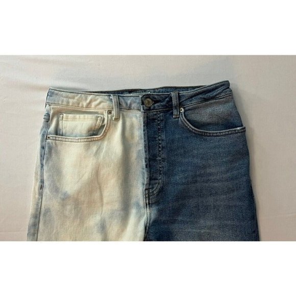 Forever 21 Jeans Two Toned Light wash Denim, Bleach Washed Denim Womens Size 30 - Picture 2 of 8